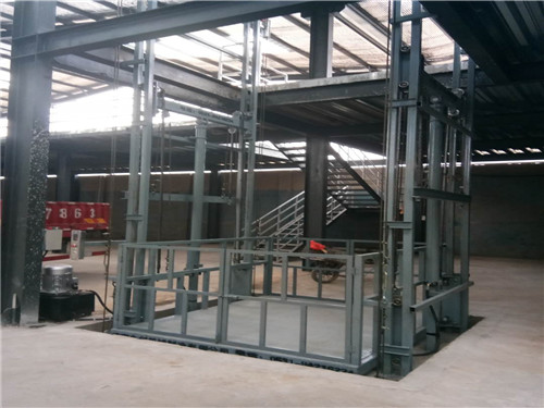 導軌式升降貨梯