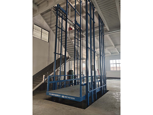 導(dǎo)軌式升降貨梯