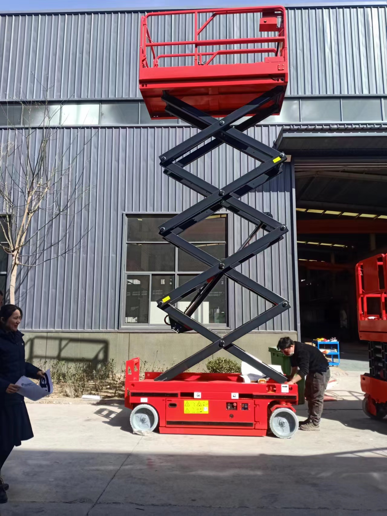 全自行升降機(jī)的特點(diǎn)